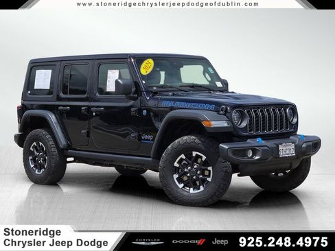 Used 2025 Jeep Wrangler Unlimited Rubicon 4xe w/ Convenience Group AWD/4WD image 1