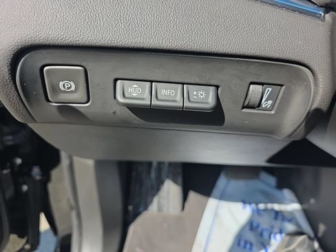Used 2024 Buick Enclave Avenir w/ Avenir Technology Package FWD image 25