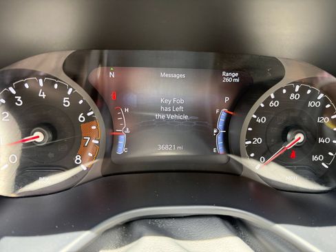 Used 2025 Jeep Compass Trailhawk AWD/4WD image 34