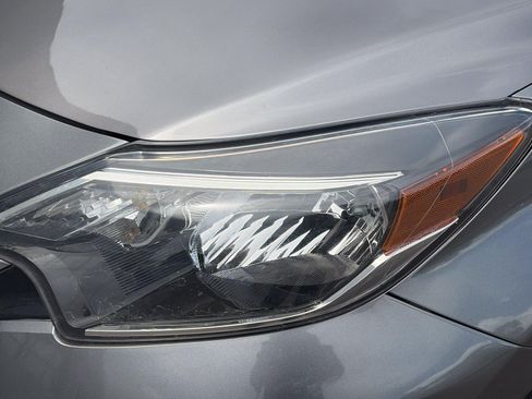 Used 2017 Nissan Versa Note SV FWD image 9