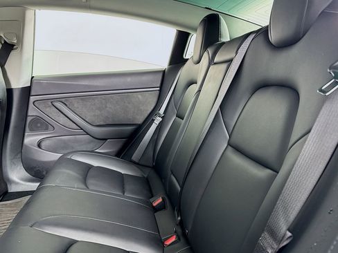 Used 2019 Tesla Model 3 Performance image 11