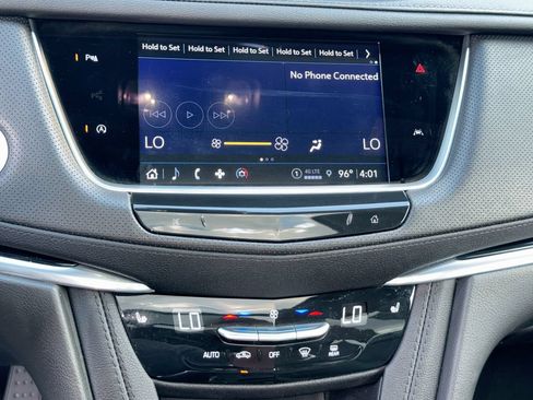 Used 2024 Cadillac XT6 Luxury FWD image 25