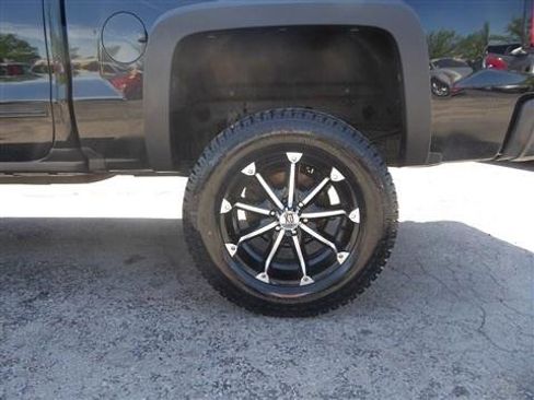 Used 2017 Chevrolet Silverado 1500 LT w/ All Star Edition AWD/4WD image 9