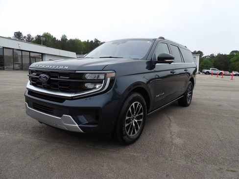Used 2025 Ford Expedition Max Platinum AWD/4WD image 4