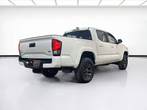 Used 2022 Toyota Tacoma SR5 image 2