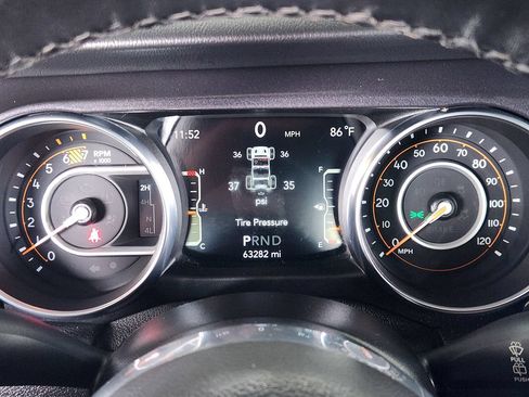 Used 2021 Jeep Wrangler Unlimited Sahara AWD/4WD image 23