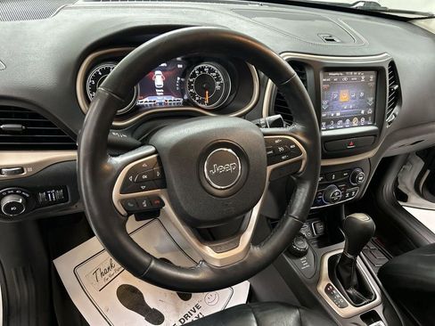Used 2016 Jeep Cherokee Limited AWD/4WD image 4
