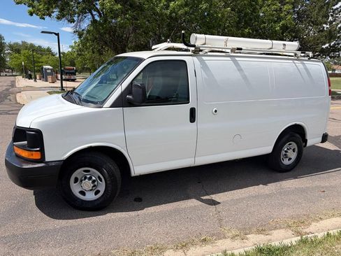 Used 2013 Chevrolet Express 2500 RWD image 3