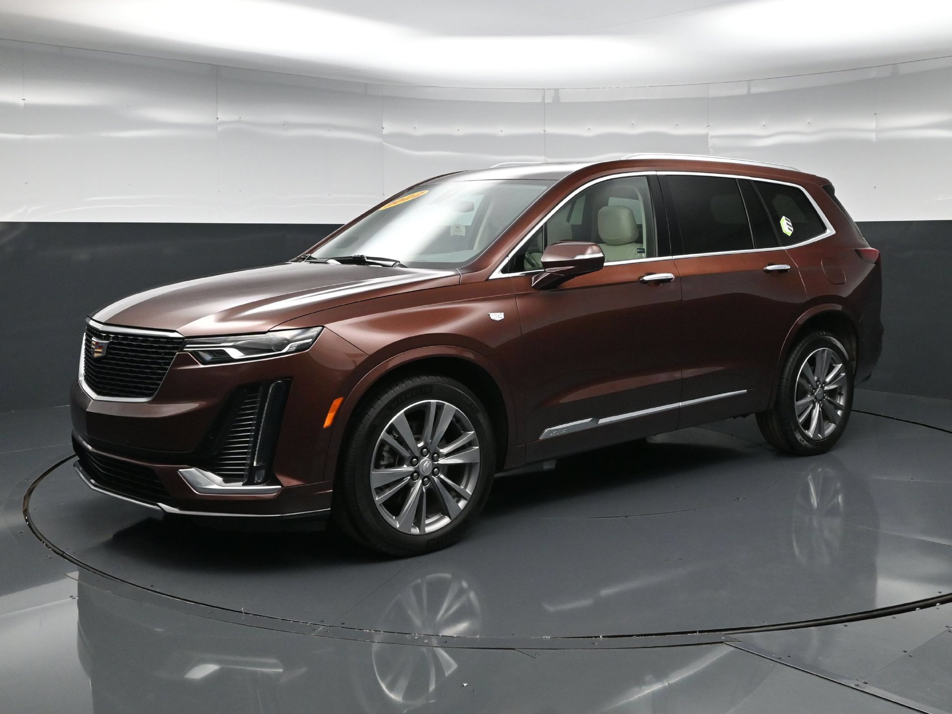 Used 2022 Cadillac XT6 Premium Luxury FWD image 4