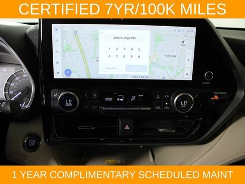 Used 2023 Toyota Highlander XLE FWD image 24