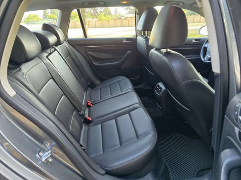Used 2011 Volkswagen Jetta SE w/ Wheel & Sunroof Pkg FWD image 19