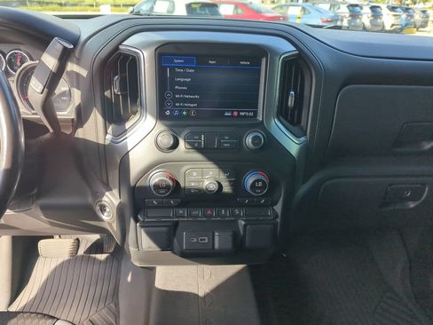 Used 2022 Chevrolet Silverado 1500 LT AWD/4WD image 25
