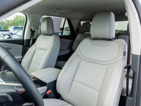 Certified 2026 Ford Explorer Active w/ Active Comfort Package RWD image 19