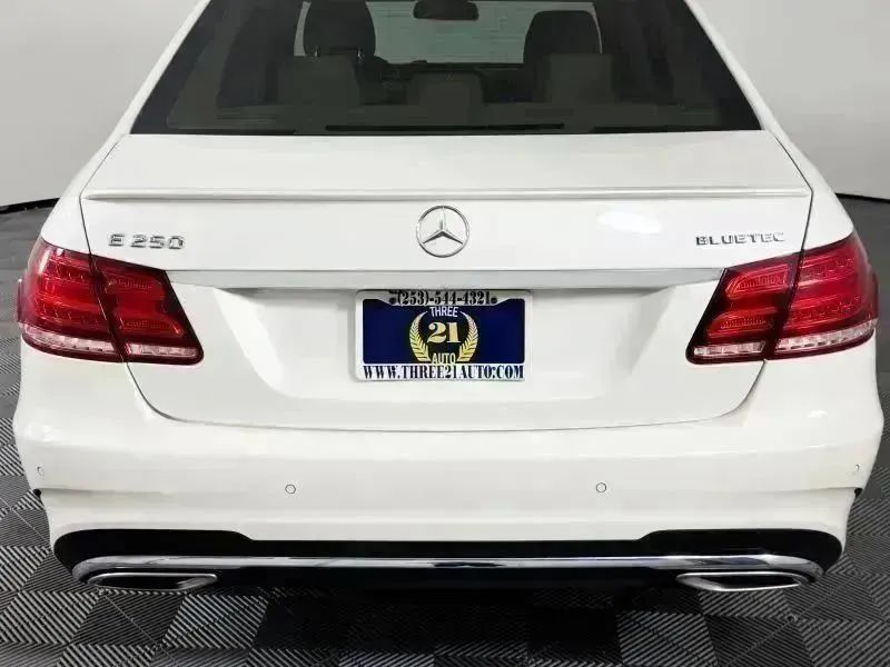Used 2014 Mercedes-Benz E 250 BlueTEC 4MATIC Sedan image 9
