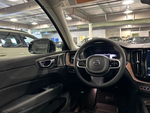 Used 2023 Volvo XC60 B5 Ultimate w/ Climate Package AWD/4WD image 24
