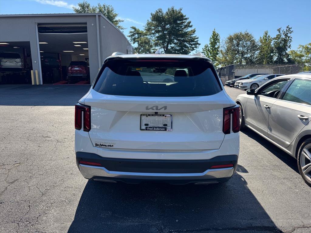 Certified 2025 Kia Sorento SX FWD image 6
