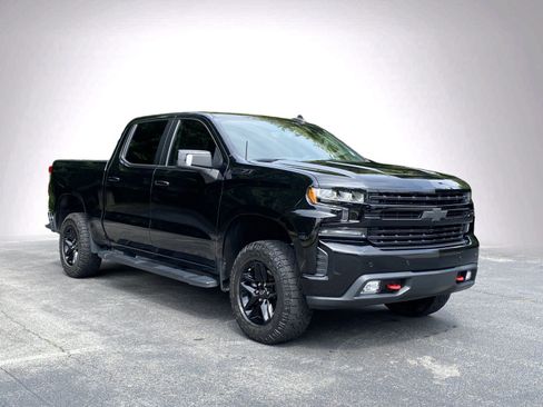 Used 2021 Chevrolet Silverado 1500 LT Trail Boss w/ Convenience Package II AWD/4WD image 2