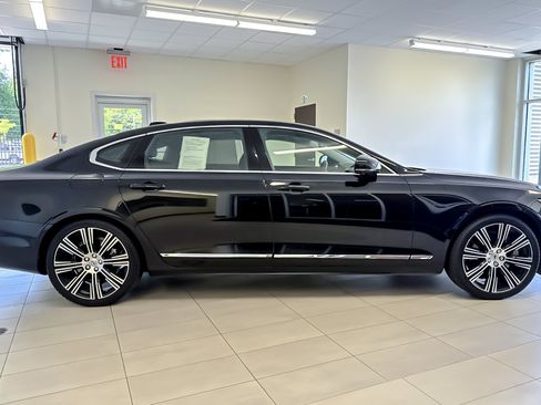 Used 2023 Volvo S90 B6 Plus w/ Protection Package Premier AWD/4WD image 3