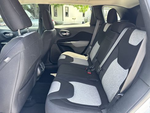 Used 2014 Jeep Cherokee Latitude image 10