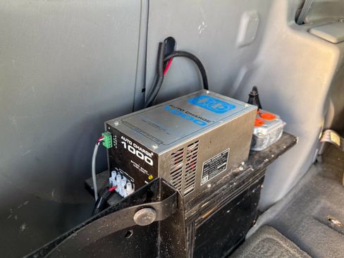 Used 2005 Ford Excursion XLT image 17