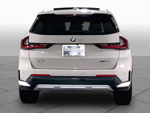 Used 2026 BMW X1 xDrive28i w/ Technology Package AWD/4WD image 4