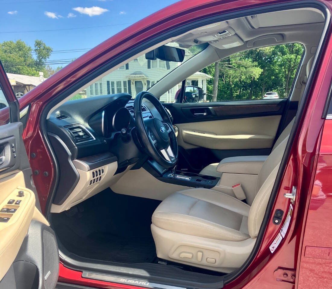 Used 2017 Subaru Outback 3.6R Limited AWD/4WD image 8