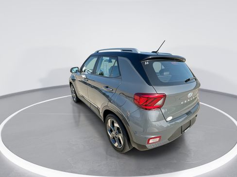 Used 2024 Hyundai Venue Limited FWD image 6
