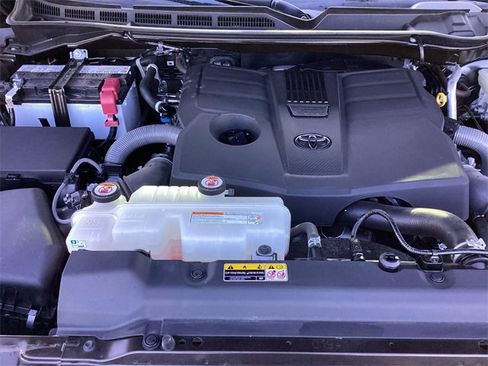 Used 2024 Toyota Tundra Limited image 21