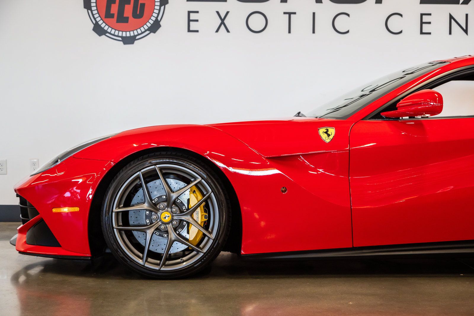 Used 2016 Ferrari F12 Berlinetta RWD image 17