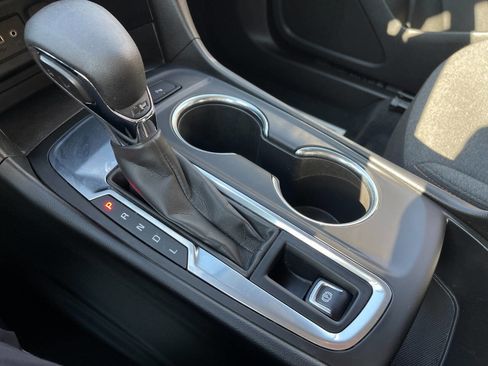 Used 2022 Chevrolet Equinox LT w/ Driver Convenience Package image 22