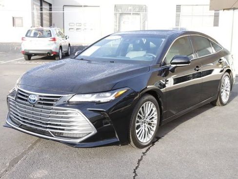 Used 2021 Toyota Avalon Limited w/ Advanced Safety Package image 5