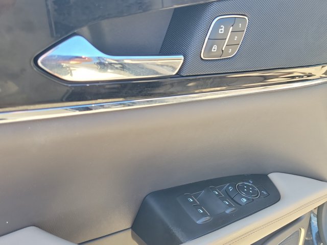 Certified 2022 Lincoln Nautilus FWD w/ Premium Package image 22