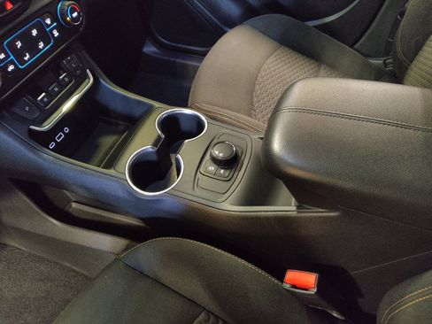 Used 2020 GMC Terrain SLE FWD image 26