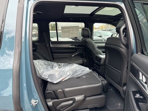 New 2026 Jeep Grand Wagoneer 4WD image 30