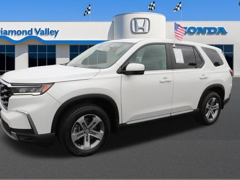 Used 2023 Honda Pilot EX-L image 3