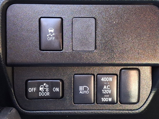 Used 2023 Toyota Tacoma TRD Off-Road AWD/4WD image 25