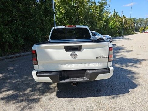 Used 2022 Nissan Frontier SV image 6