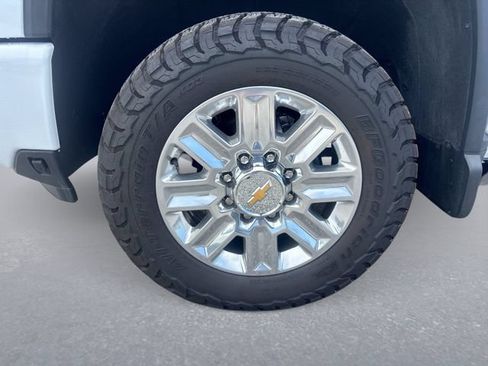 Used 2024 Chevrolet Silverado 3500 High Country w/ High Country Premium Package AWD/4WD image 10