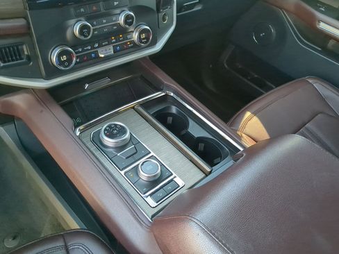 Used 2024 Ford Expedition Limited image 20