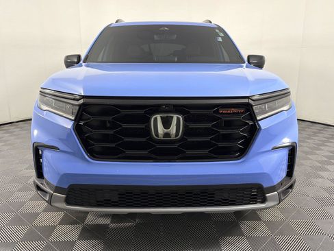 Used 2023 Honda Pilot TrailSport image 2