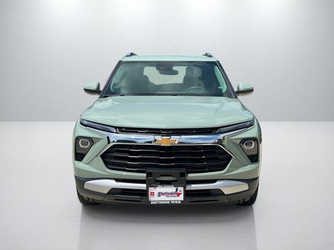 Used 2025 Chevrolet TrailBlazer LT FWD image 2