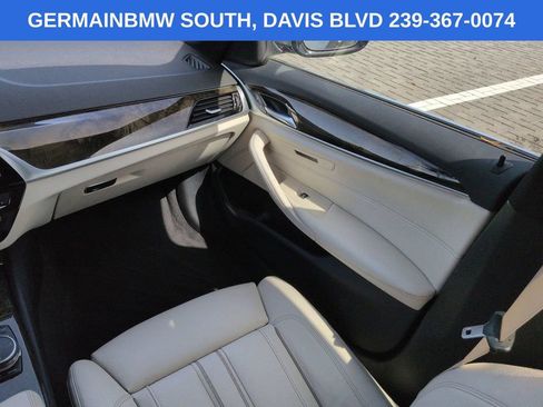 Used 2020 BMW 530i w/ Premium Package RWD image 19