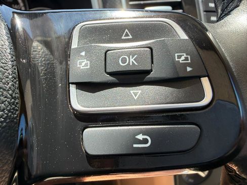 Used 2013 Volkswagen Beetle 2.0T FWD image 32