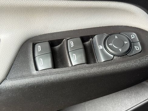 Used 2020 Chevrolet Equinox LS AWD/4WD image 11