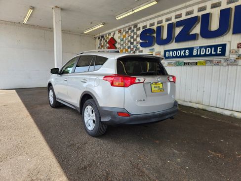 Used 2015 Toyota RAV4 LE AWD/4WD image 5