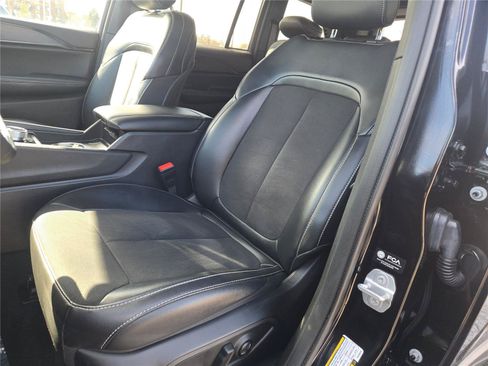 Certified 2024 Jeep Grand Cherokee Altitude AWD/4WD image 30