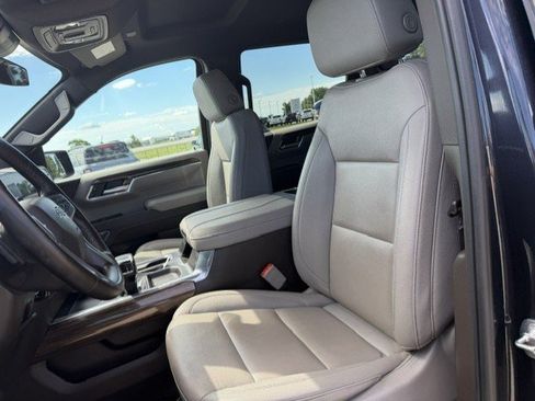 Used 2024 Chevrolet Silverado 1500 LT Trail Boss w/ Convenience Package II AWD/4WD image 13