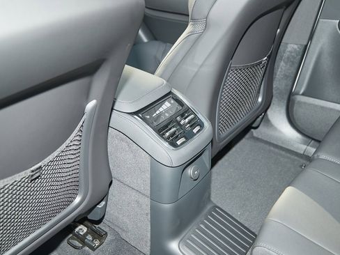 New 2025 Volvo XC90 T8 Plus w/ Protection Package Premier image 20