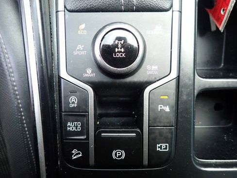 Certified 2024 Kia Sorento S AWD/4WD image 24