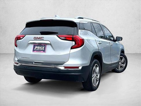 Used 2018 GMC Terrain SLT w/ Preferred Package FWD image 2